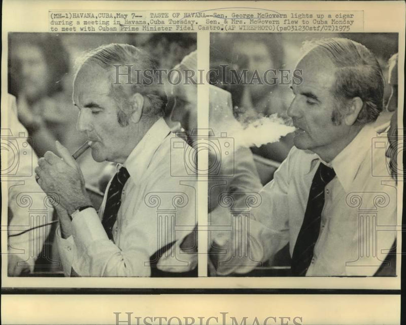Load image into Gallery viewer, 1975 Press Photo Senator George McGovern lights up a Cuban cigar in Havana, Cuba
