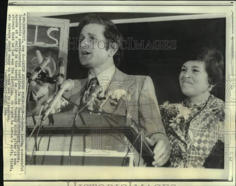 Load image into Gallery viewer, 1974 Press Photo Michigan's Governor-elect Sander Levin and wife at hotel rally
