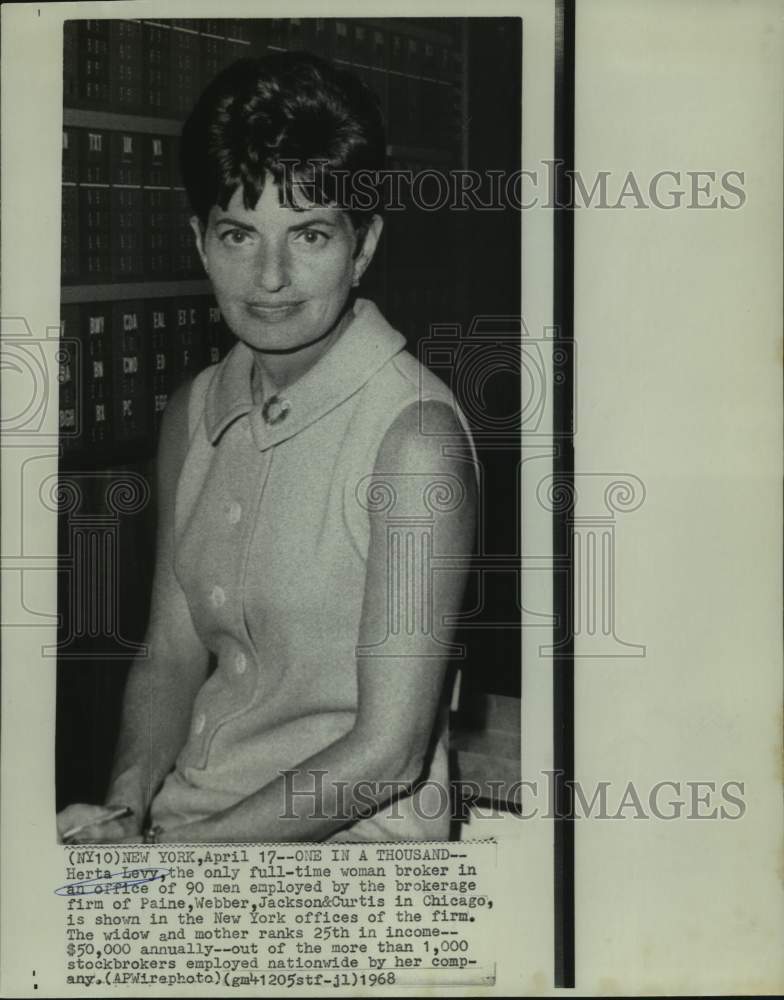 1968 Press Photo Full-time broker in office of 90-men is Herta Levy in New York