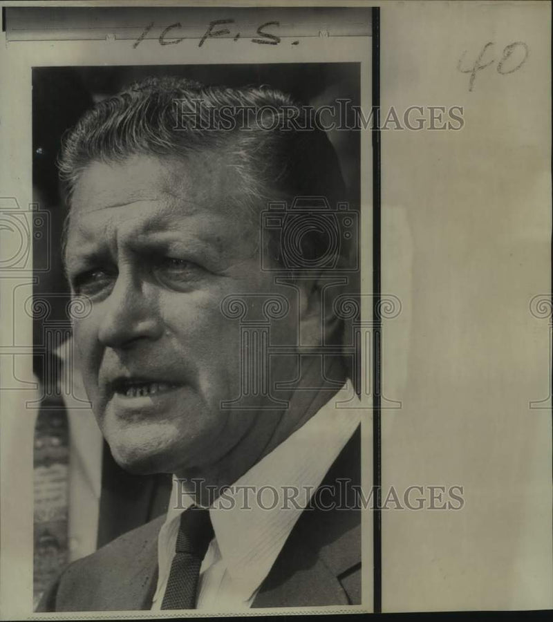 Load image into Gallery viewer, 1967 Press Photo Governor Otto Kerner reports on riot conspiracy - now25187
