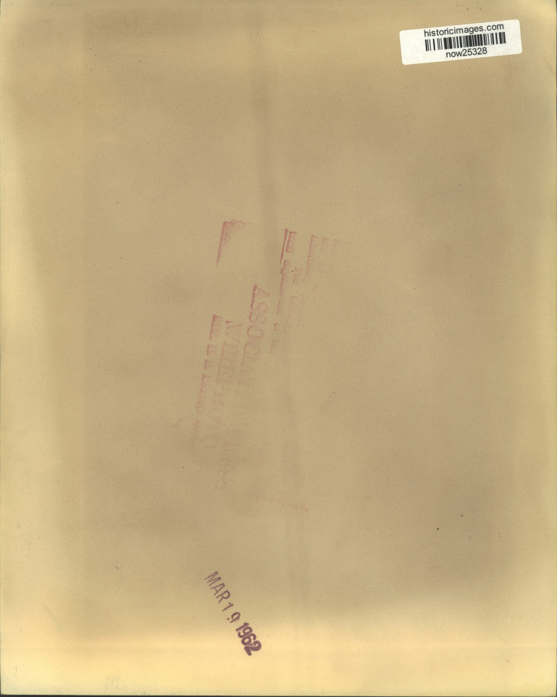 1962 Press Photo Liberty Bell reswung with reinforced T-shaped steel beam.