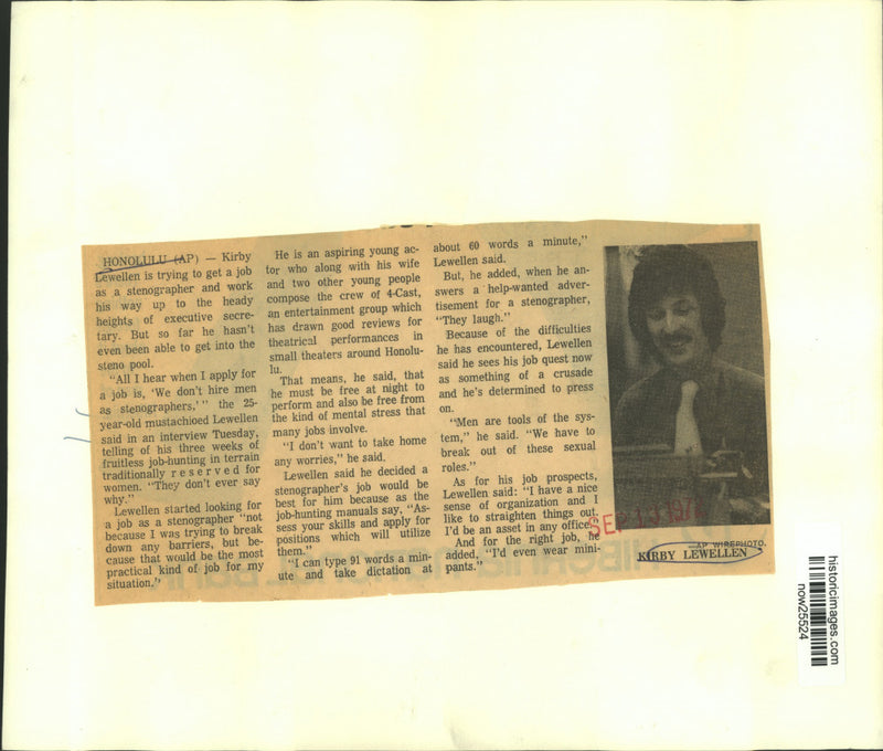Load image into Gallery viewer, 1971 Press Photo Kirby Lewellen looks for stenographer job in Honolulu
