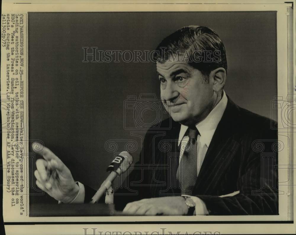 1973 Press Photo Walter Levy with newsmen prior to Meet the Press appearance