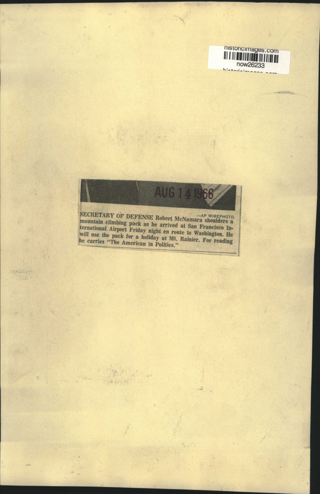 1966 Press Photo Defense Secretary McNamara carries mountain climbing pack