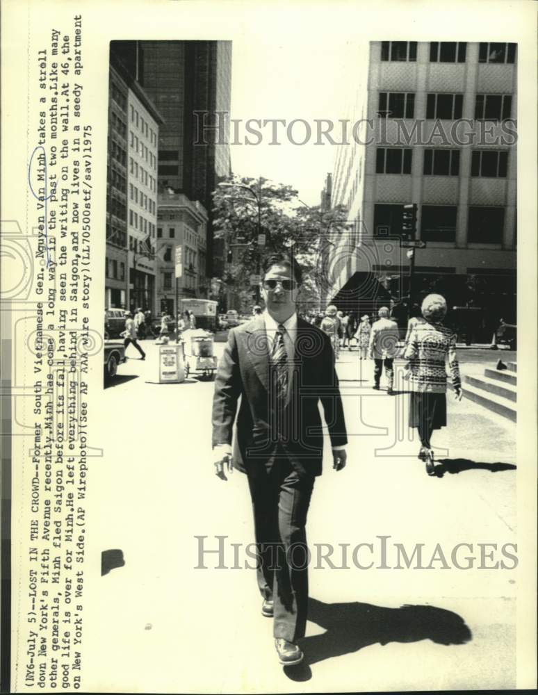 1975 Press Photo Former South Vietnamese General Nguyen Van Minh on Fifth Avenue