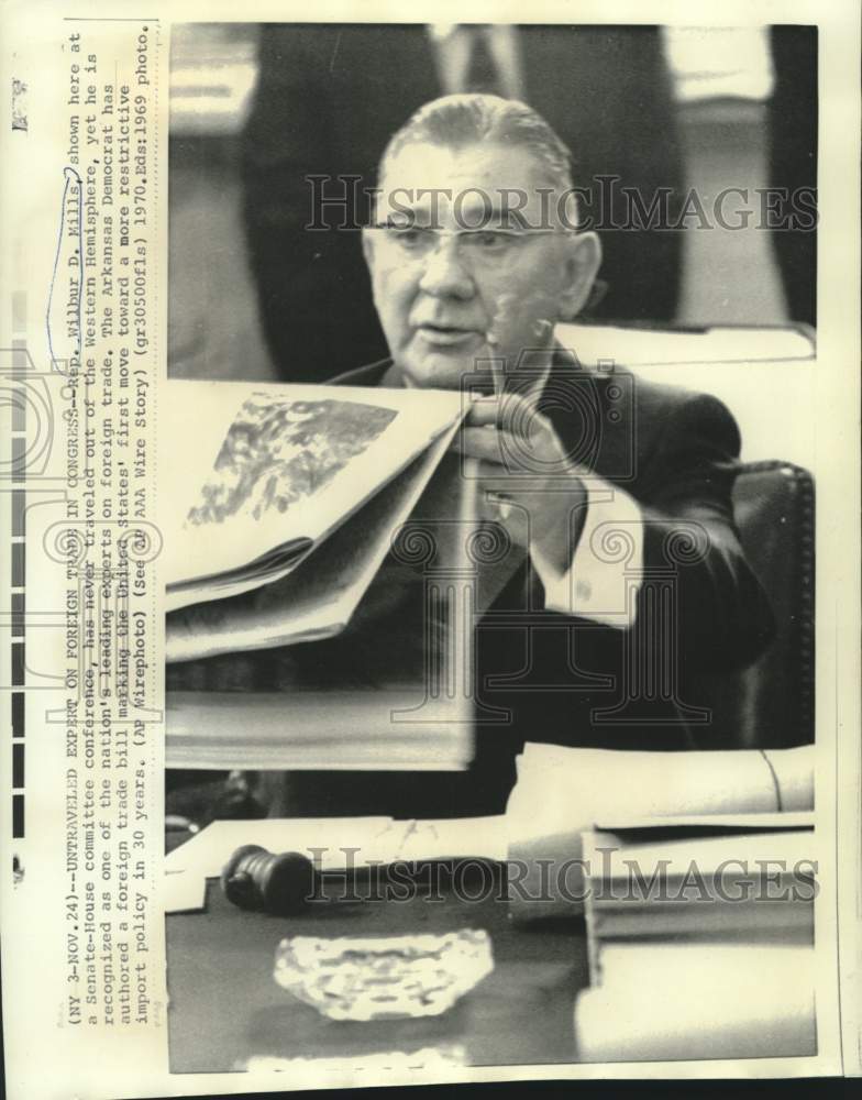 Load image into Gallery viewer, 1969 Press Photo Arkansas Senator Wilbur Mills at Senate-House Committee meeting
