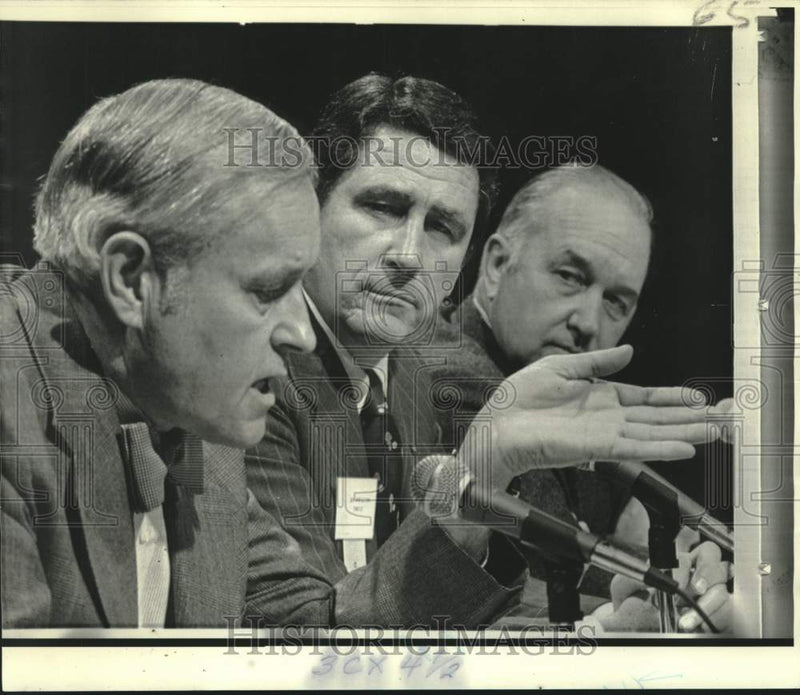 Load image into Gallery viewer, 1973 Press Photo Governors McCall, Dunn and Meldrim Thompson at news conference
