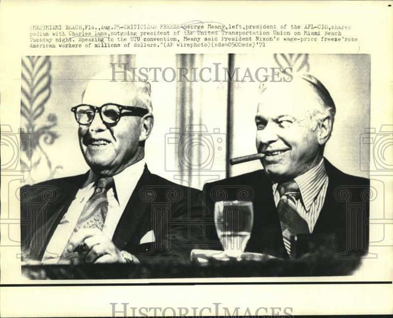 Load image into Gallery viewer, 1971 Press Photo AFL-CIO President Meany and UTU's Luna appear at UTU convention
