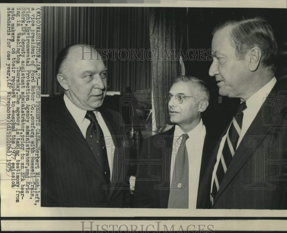 1975 Press Photo Ford Motor Company&#39;s Misch and EPA officials in Washington