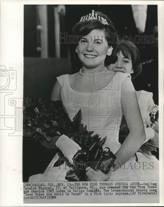 1964 Press Photo Carolyn Mignini crowned Miss Teenage America 1965 in Dallas, TX