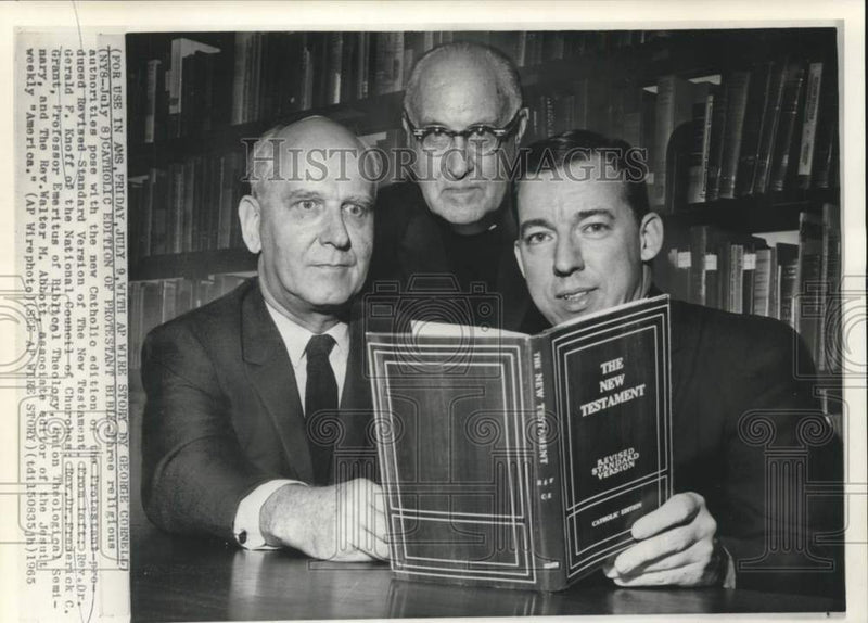 Load image into Gallery viewer, 1965 Press Photo Reverend Gerald Knoff and religious authorities with new Bible
