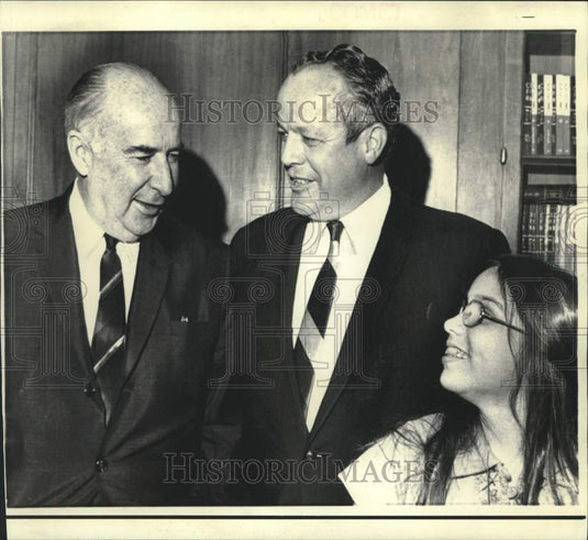 1972 Press Photo Richard Kleindienst and daughter with John Mitchell in D.C.