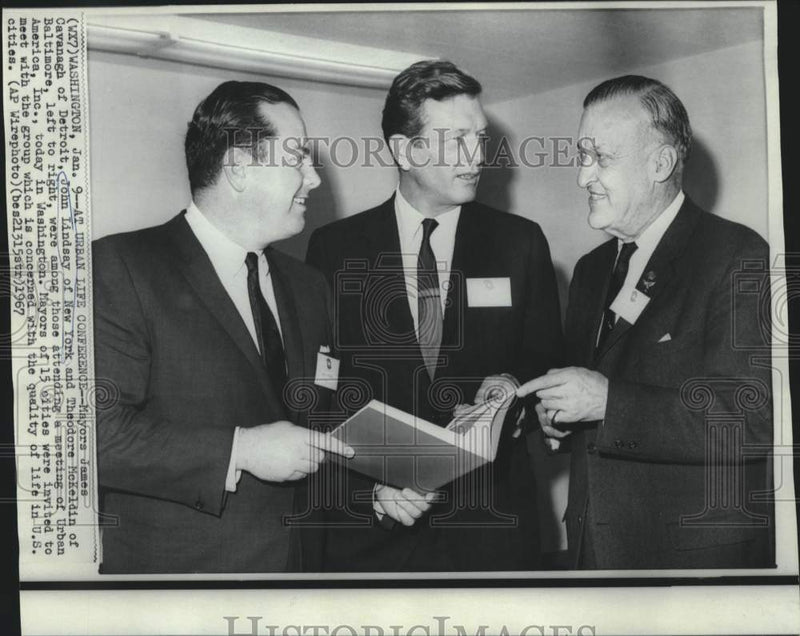 Load image into Gallery viewer, 1967 Press Photo Mayors Lindsay, Cavanagh and McKeldin at Urban Life Conference
