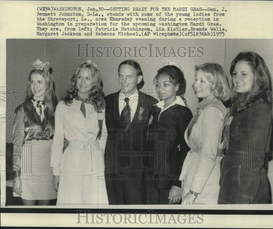 1975 Press Photo Senator Johnston at Washington reception with Louisiana ladies