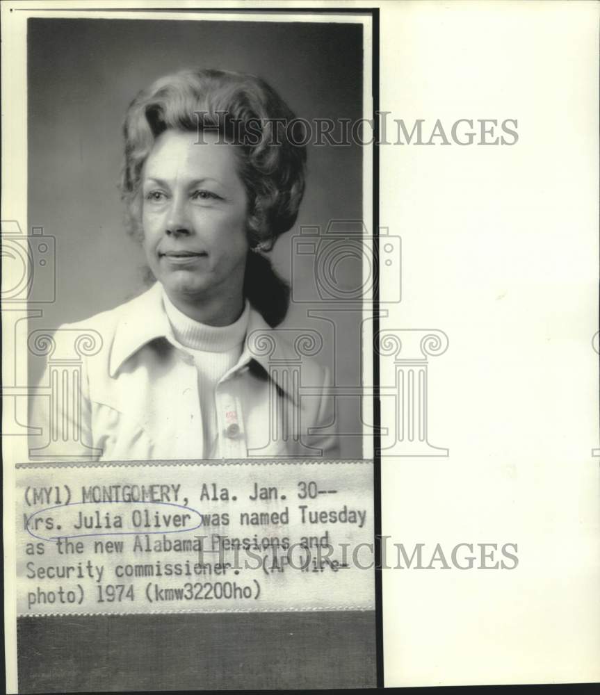 1974 Press Photo Alabama Pensions and Security Commissioner Julia Oliver