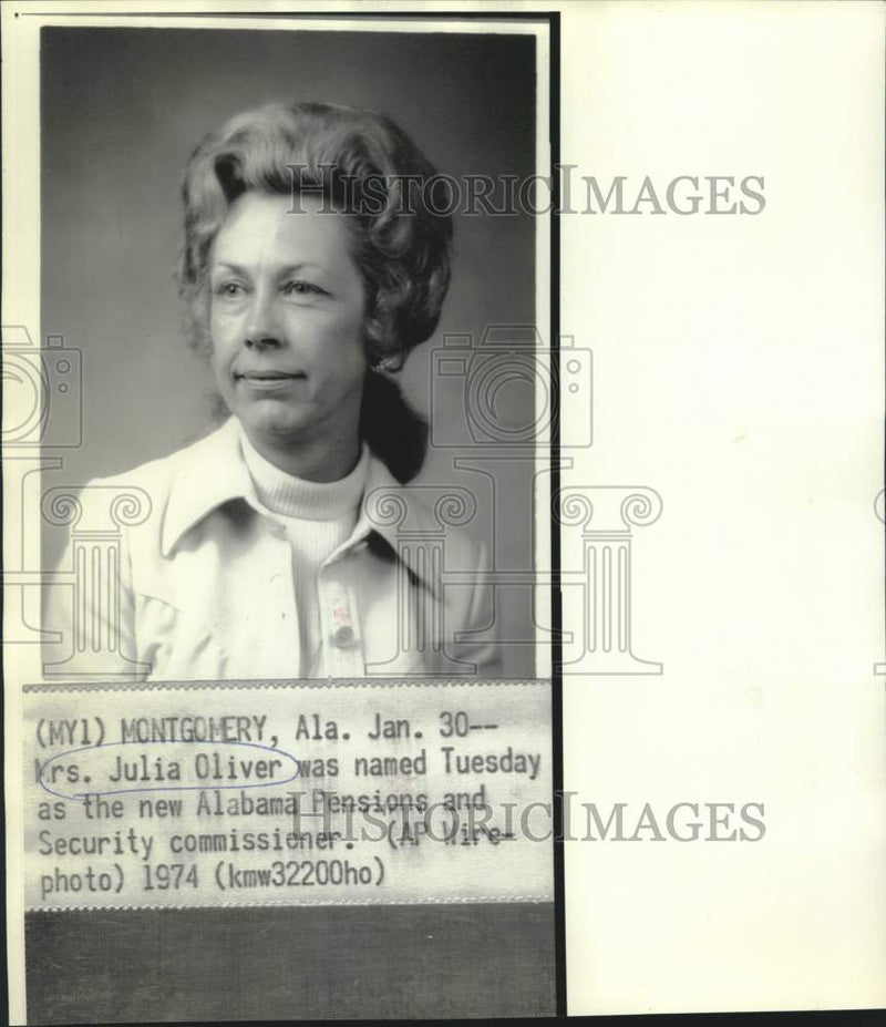 Load image into Gallery viewer, 1974 Press Photo Alabama Pensions and Security Commissioner Julia Oliver
