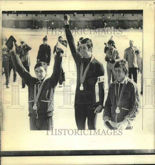 1972 Press Photo Medal winners of Olympic 500-meter speed skating event in Japan