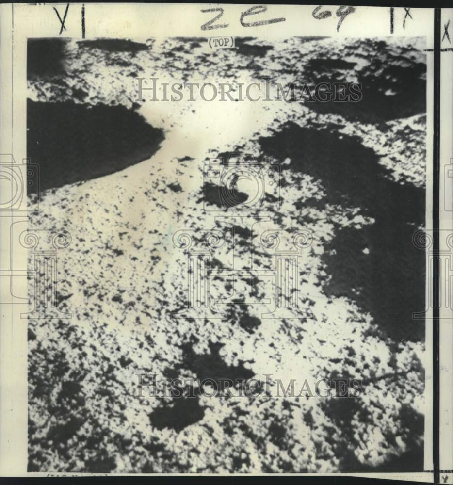 1967 Press Photo Surveyor 6's picture of heavily crated moon's Central Bay