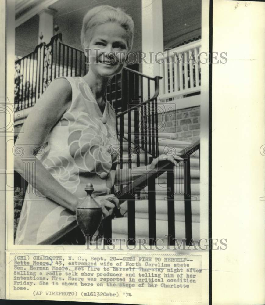 1974 Press Photo Estranged wife of NC Senator Moore, Bette, at Charlotte home