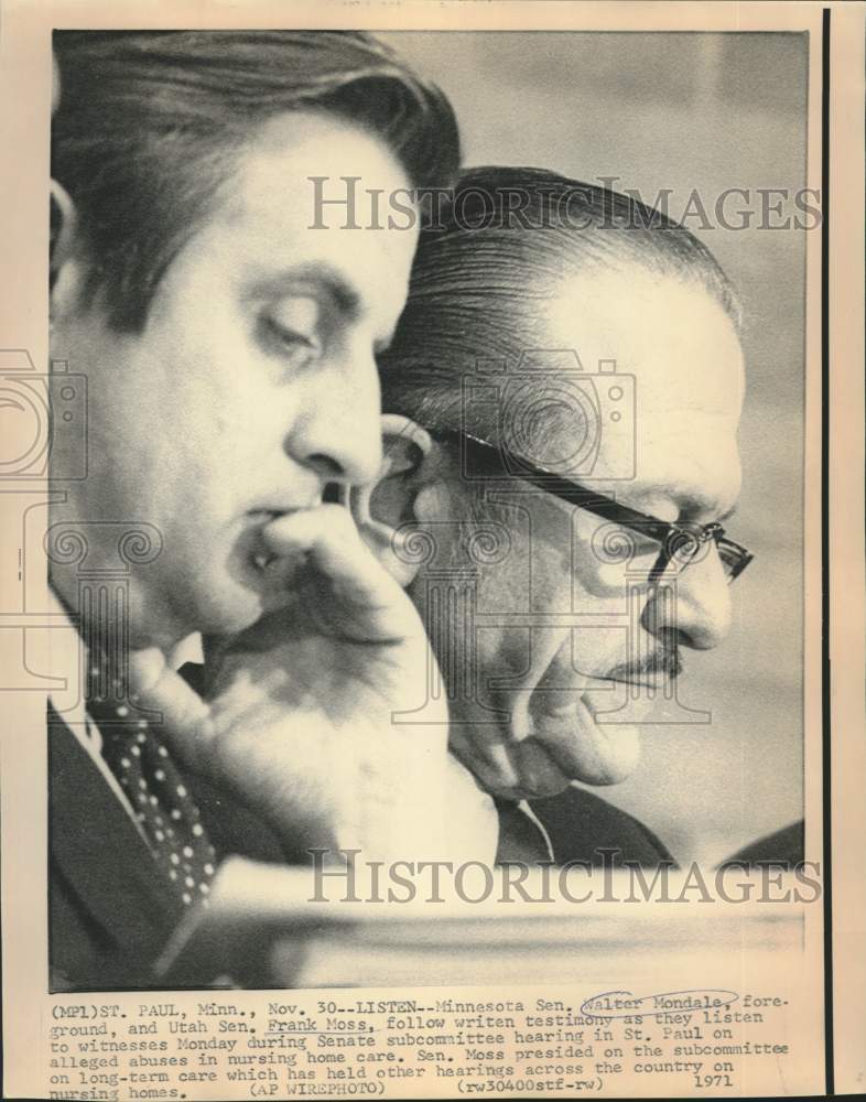 Load image into Gallery viewer, 1971 Press Photo Senators Mondale and Moss listen to testimony in St. Paul, MN
