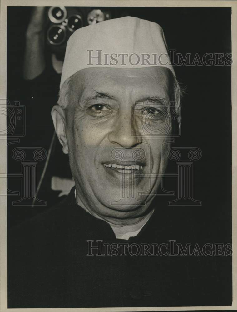 Load image into Gallery viewer, 1961 Press Photo India's Nehru, most neutral neutral - now29369
