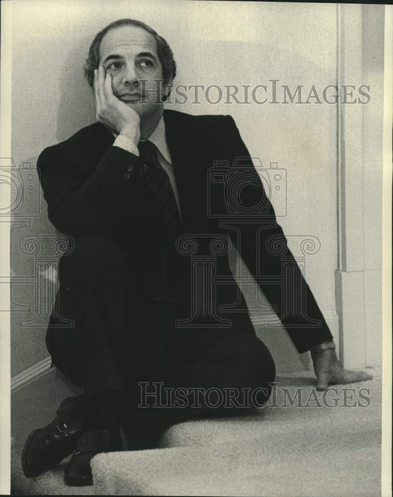 1975 Press Photo White House Press Secretary Ron Nessen at 1975 press conference