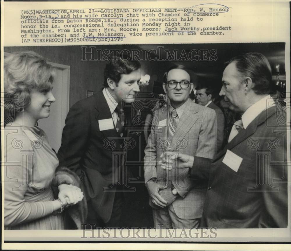 1976 Press Photo Representative Henson and wife with LA officials in Washington