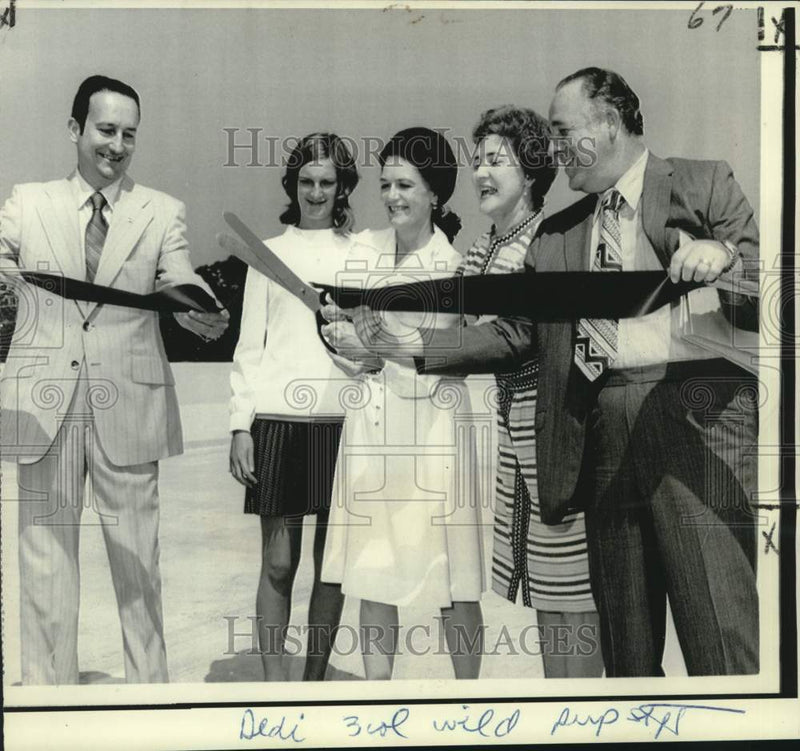 Load image into Gallery viewer, 1971 Press Photo Dedication ceremony of Monroe's business route expressway
