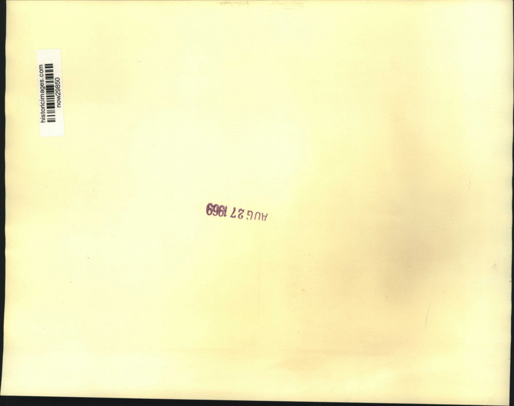 1969 Press Photo Black militant takes microphone from Bob Powell of NSA congress