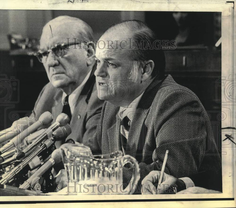 Load image into Gallery viewer, 1973 Press Photo Representatives Nedzi and Hebert at Washington news conference
