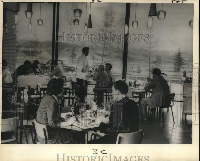 Load image into Gallery viewer, 1963 Press Photo Moscow, Russia's Western country style motel dining room
