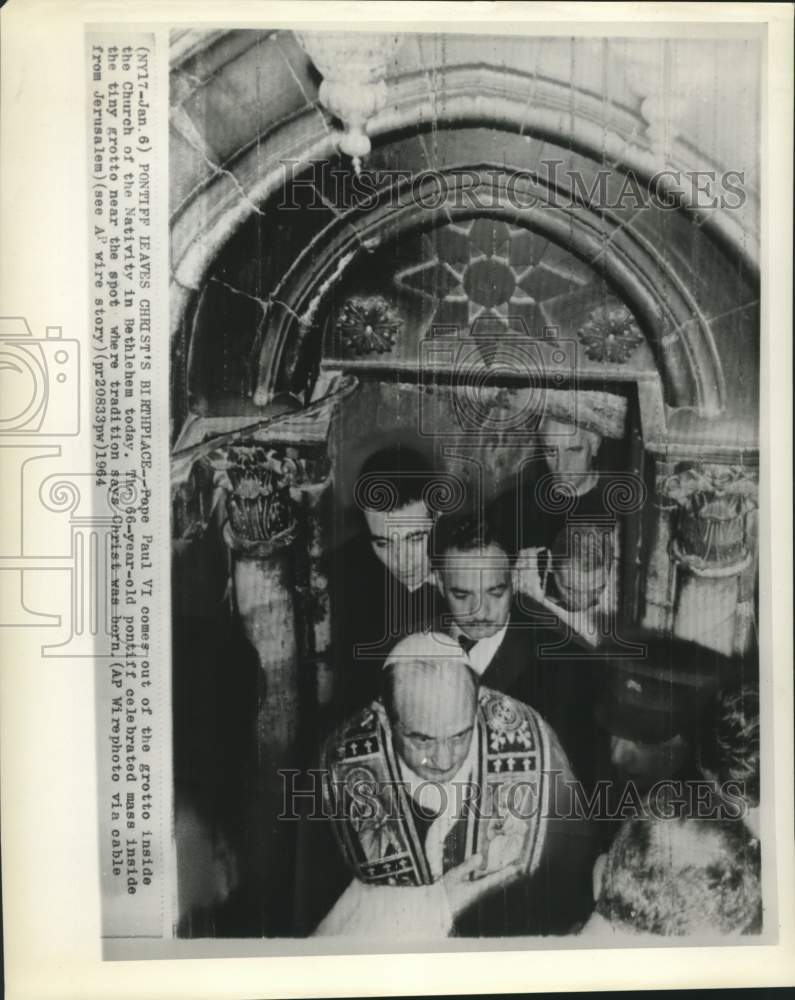 1964 Press Photo Pope Paul VI leaves grotto of Church of Nativity in Bethlehem