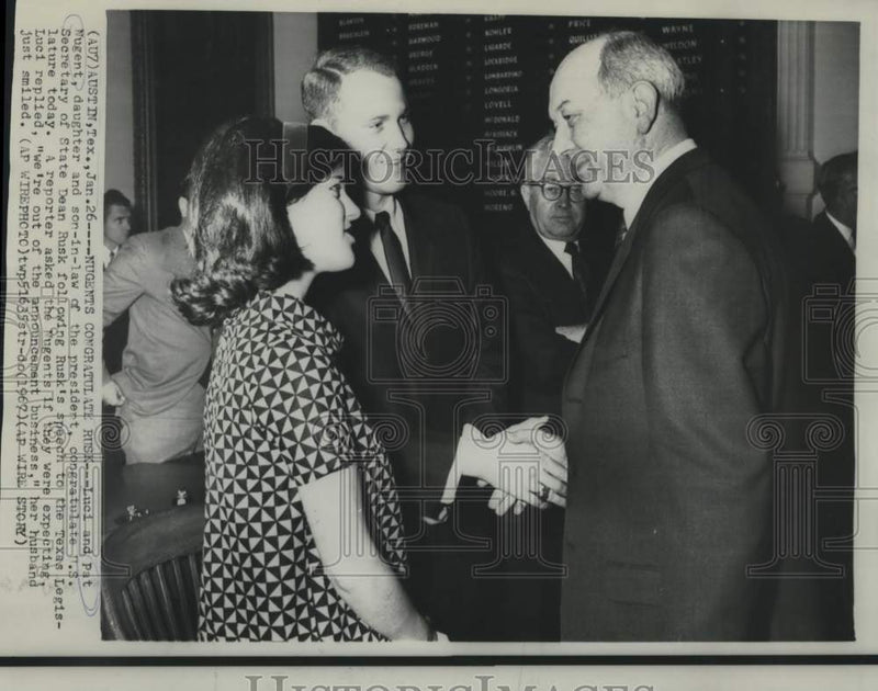 Load image into Gallery viewer, 1967 Press Photo Luci and Pat Nugent congratulate Dean Rusk at Texas legislature
