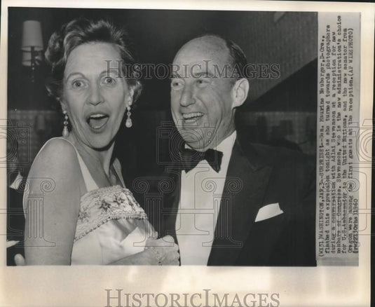 1960 Press Photo Senator Neuberger and Stevenson chat at Washington reception