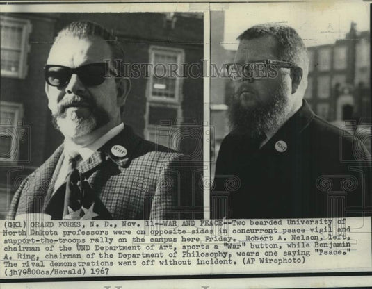 1967 Press Photo North Dakota professors Nelson and Ring on opposite peace vigil