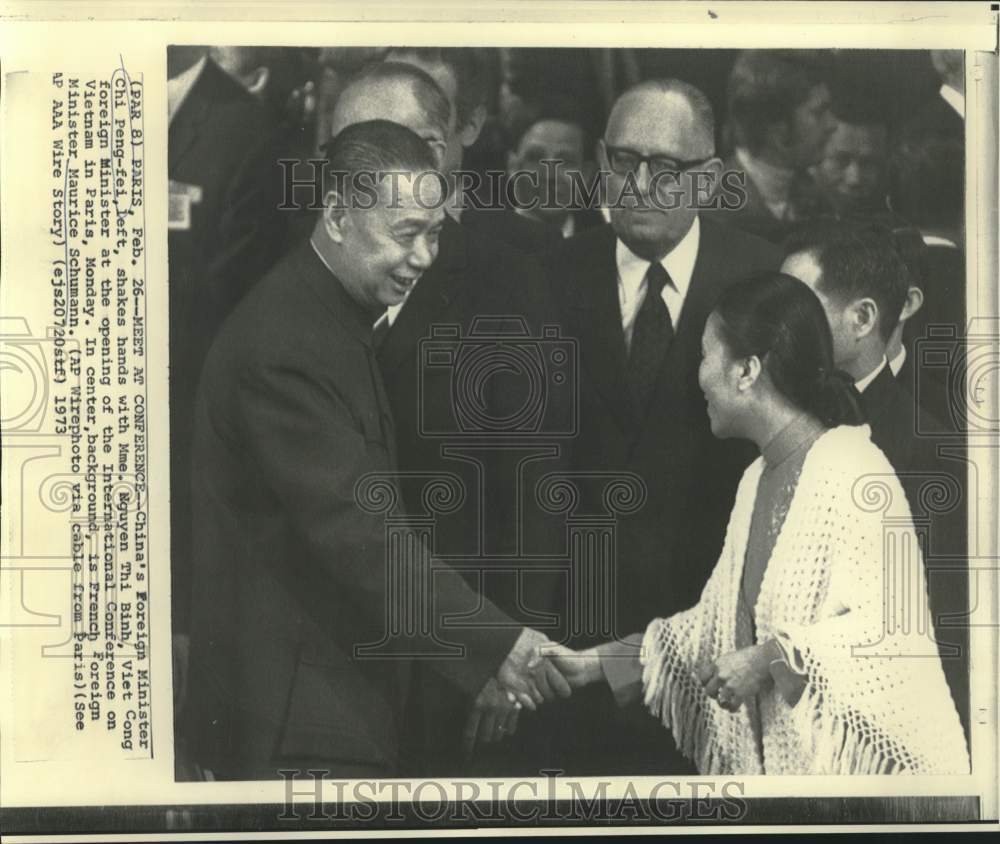 1973 Press Photo China's Chi Peng-fei with Mme Thi Binh and Schumann in Paris