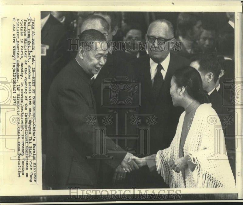 Load image into Gallery viewer, 1973 Press Photo China's Chi Peng-fei with Mme Thi Binh and Schumann in Paris
