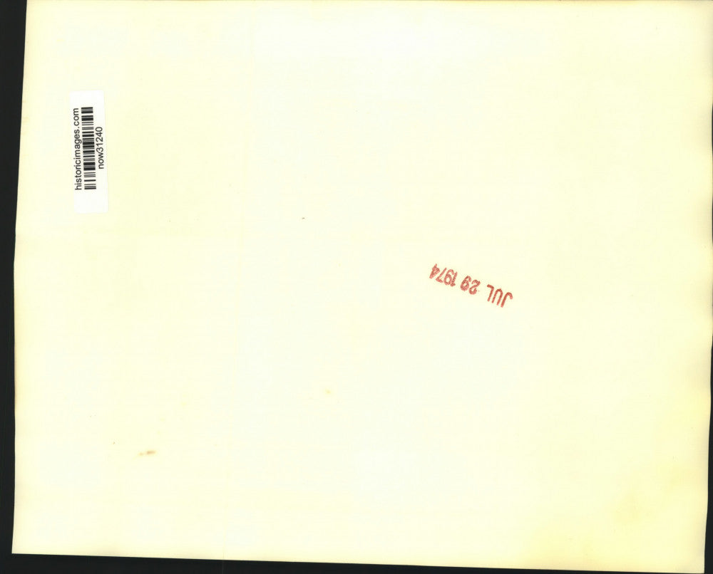 1974 Press Photo Representatives Owens and Hogan confer at House Judiciary