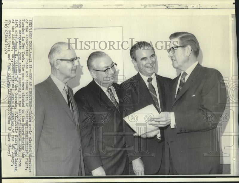 Load image into Gallery viewer, 1970 Press Photo James Ottaway and other directors of AP at NY Waldorf Astoria
