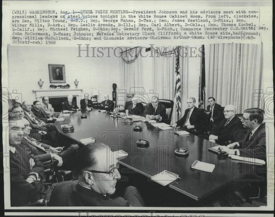 1968 Press Photo President Johnson with advisors and leaders meet at White House