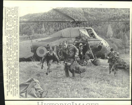 1972 Press Photo British Royal Marines disembark helicopter in Tromso, Norway