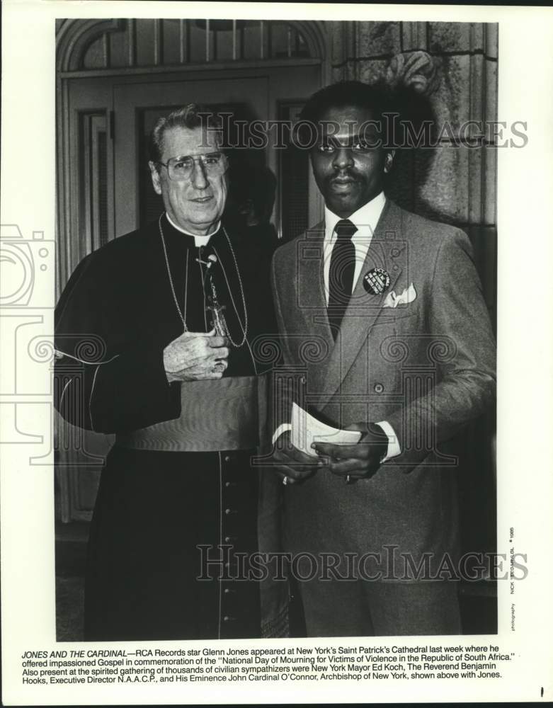 1985 Press Photo RCA Records star Glenn Jones with Cardinal O'Connor in New York