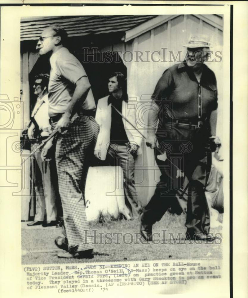 Load image into Gallery viewer, 1974 Press Photo Thomas O'Neill and Gerald Ford golf on Sutton practice green.
