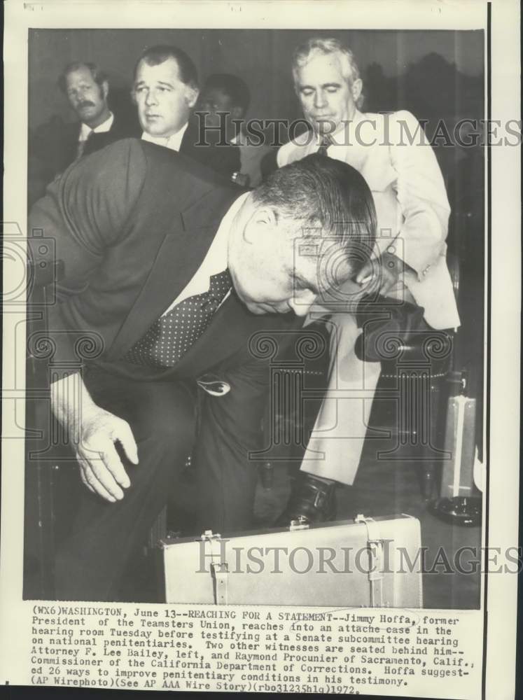 Load image into Gallery viewer, 1972 Press Photo Teamsters' Hoffa and witnesses at penitentiary Senate hearing
