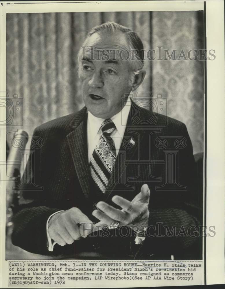1972 Press Photo Maurice Stans at Washington news conference - now31965