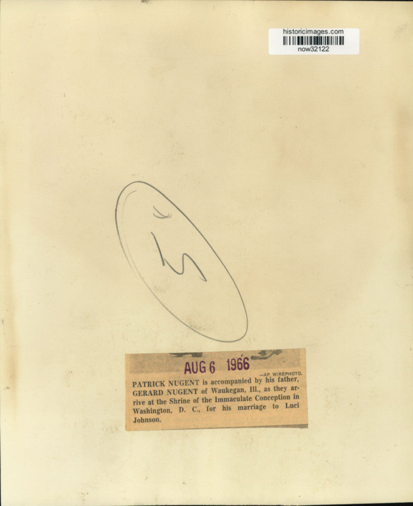 1966 Press Photo Patrick and Gerard Nugent arrive at Shrine of Immaculate church