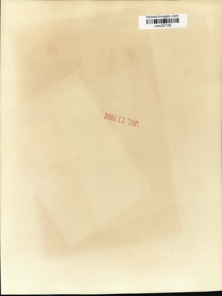 1966 Press Photo Airman 3-Class Nugent mops mess hall at Travis Field