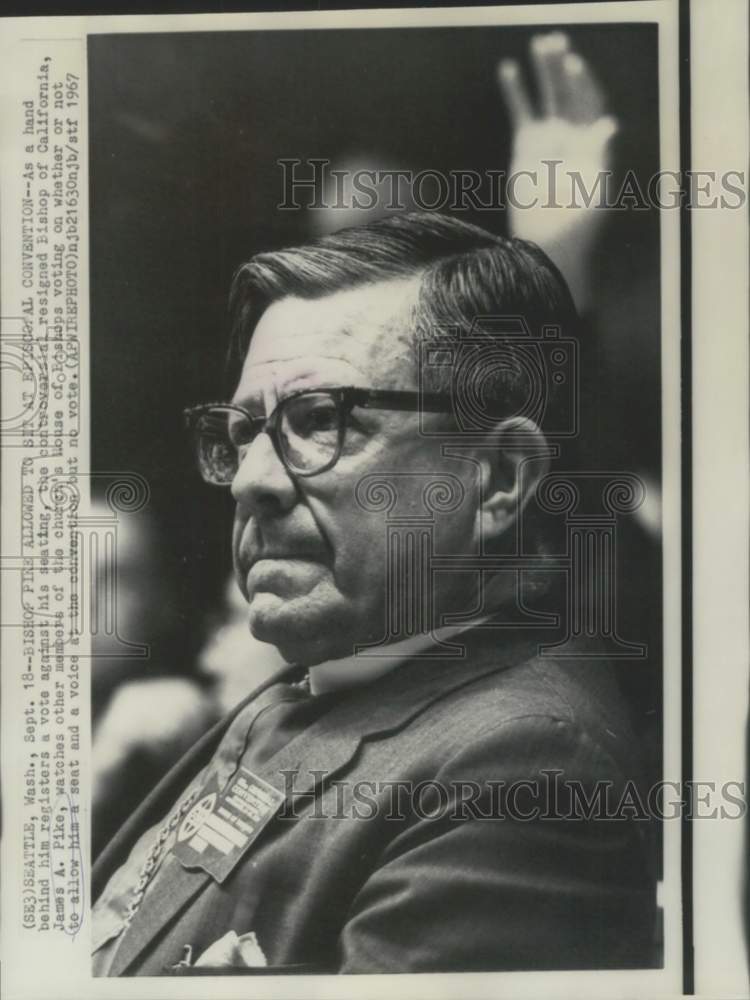 Load image into Gallery viewer, 1967 Press Photo Bishop James Pike allowed to sit at Episcopal Convention.
