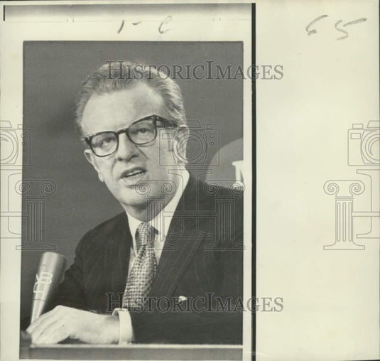1970 Press Photo Democratic National party chairman Lawrence O'Brien interviewed