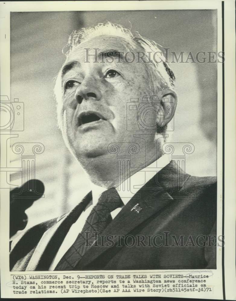 1971 Press Photo Commerce Secretary Maurice Stans at Washington news conference